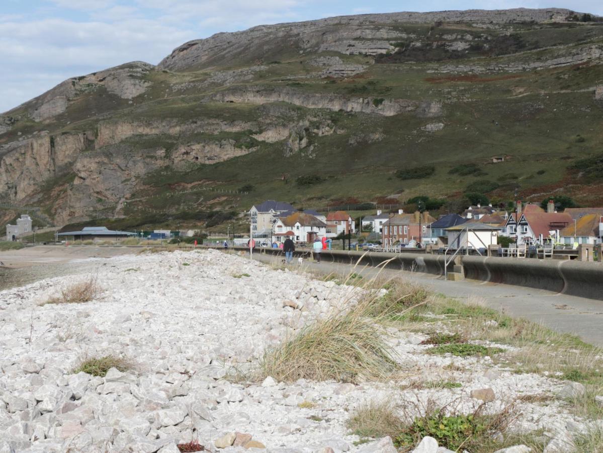3 St Davids Place * Llandudno